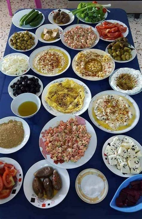 Traditional #Syrian breakfast | Syrian food, Egyptian food, Pretty food