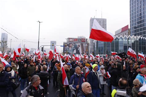 Marsz Niepodległości 2023 Warszawa. ZDJĘCIA. Tak stolica wygląda 11 ...