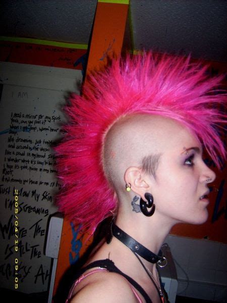 Crazy Hot Pink Hair Rock Emo, Punk Rock Girls, Chicas Punk Rock, Estilo Punk Rock, Pink And ...