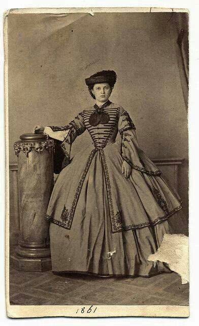 17 Best images about 1860s walking dress on Pinterest | Metropolitan museum, The art institute ...