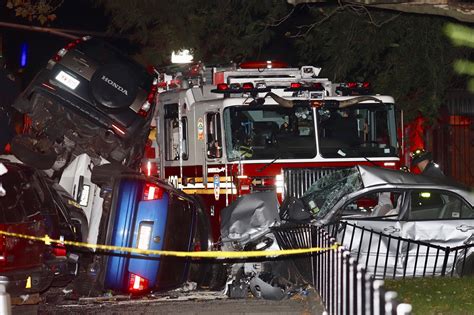 Firefighter suffers seizure, crashes FDNY truck in Brooklyn