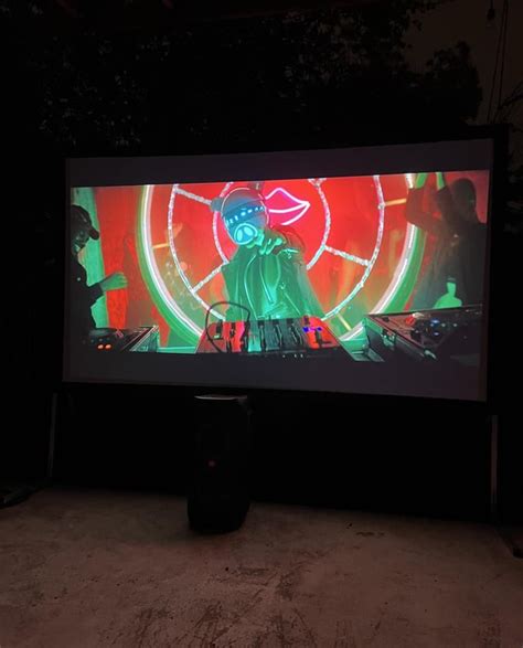 Outdoor Projector Setup : r/projectors