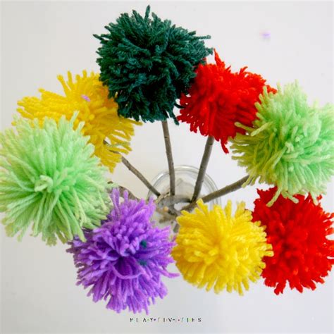 Easy Tutorial How To Make Pom Pom Flowers - PLAYTIVITIES