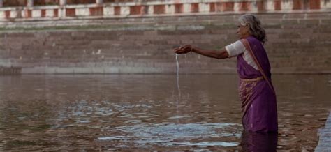 Ganges Ghats, Varanasi | The official site for the films SAMSARA and BARAKA