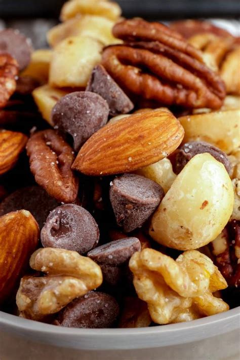 Keto Trail Mix – BEST Low Carb Keto Sweet and Salty Trail Mix Recipe ...