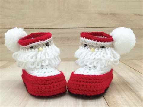 Christmas Santa Baby Booties - Share a Pattern