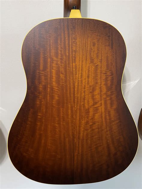 Buying an IRIS without playing - The Acoustic Guitar Forum