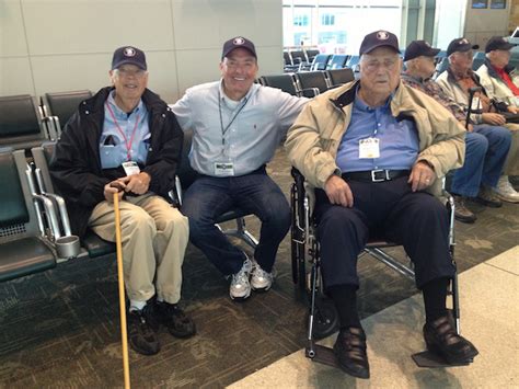 ESPN's Dr. Jerry Punch joins Honor Air Knoxville flight for war vets' Washington, D.C. visit ...