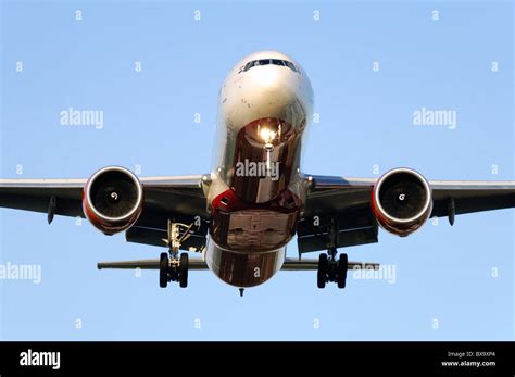 Boeing 777 air india hi-res stock photography and images - Alamy