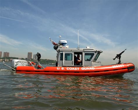 U.S. Coast Guard Patrol Boat, Hudson River, New York City | Flickr