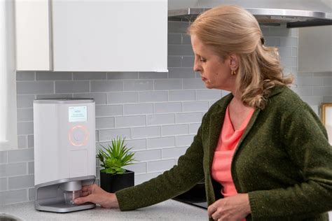 Automatic Pill Dispensers: Can They Help Seniors Stay Safe? | Hero