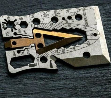 Survival multi tool card