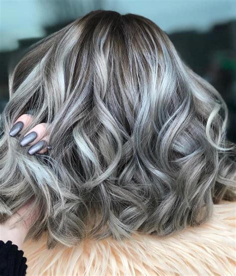 @amethystylist is the artist... Pulp Riot is the paint. | Grey hair paint, Silver hair color ...