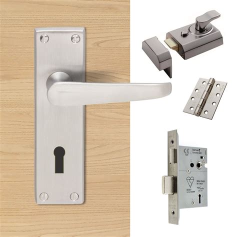 External M30 Victorian Suite Lever Front Door Handle Pack - Chrome Fin