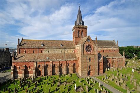 St. Magnus Cathedral in Kirkwall | Wondermondo