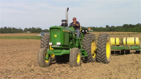 John Deere 4620 Tractor - YouTube