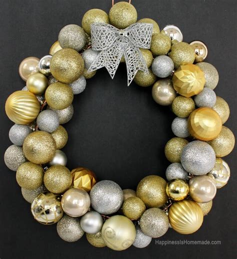 Gold Christmas Wreaths - 10 DIY Ideas to add Style in Decoration