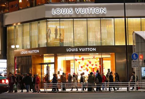 Passion For Luxury : Louis Vuitton Unveils Tokyo Store