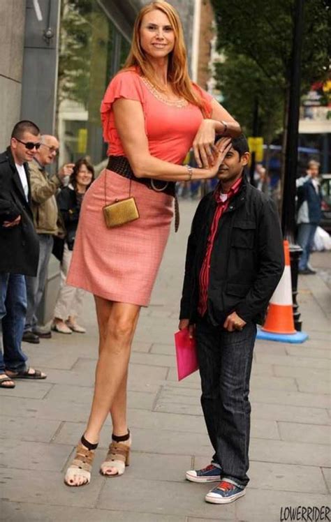 Top Ten Tallest Woman In The World at Amanda Huang blog