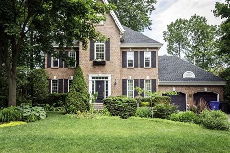 32 Gorgeous Houses with Exterior Window Shutters