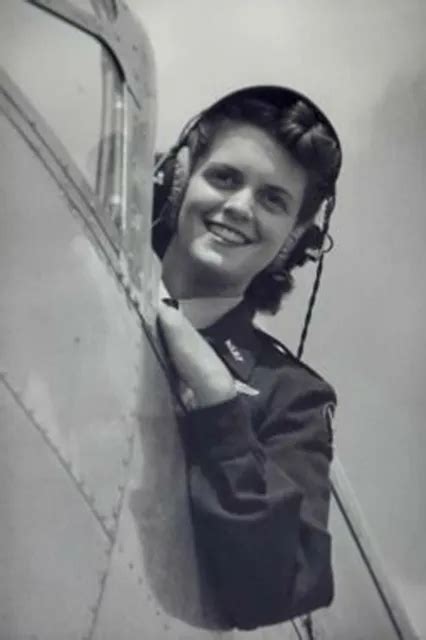 FEMALE PILOT IN the cockpit of a fighter jet WW2 Photo Glossy 4*6 in K008 $9.99 - PicClick