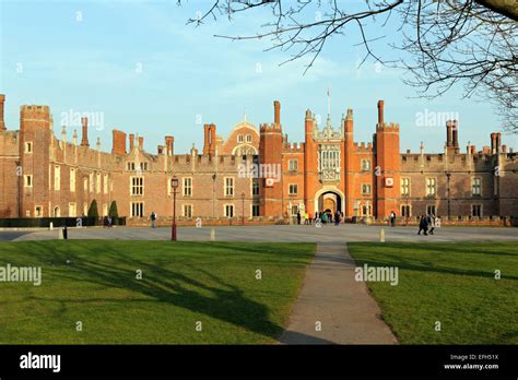 Henry VIII Tudor Palace at Hampton Court, celebrates 500th anniversary ...