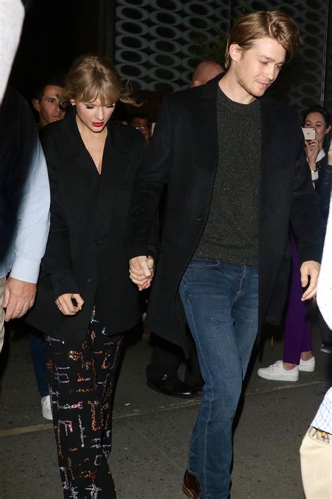 Taylor Swift & Joe Alwyn’s Cutest Photos Together – Hollywood Life