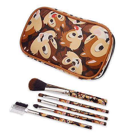 Disney Makeup Brushes From D/Style Are Fun For Fashionistas Of All Ages | Disney makeup, Makeup ...