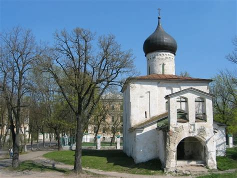 Pskov city on old photos. Ancient Churches. Location, past, present.