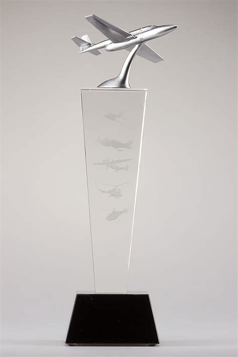 Corporate awards ideas – GlassoGroup – glass and crystal awards