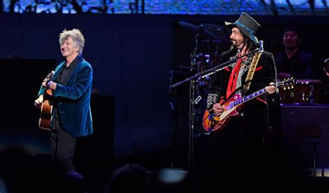 Fleetwood Mac News: REVIEW Fleetwood Mac Live in Nashville, TN February ...