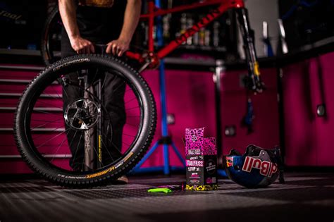 What are tubeless tyres? A guide to tubeless bicycle tyres – Muc-Off UK