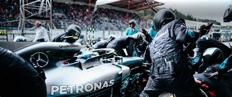 INSIGHT: How Do F1 Crew Members Stay Fit? - Mercedes-AMG PETRONAS F1 Team