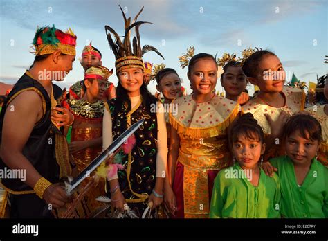 Indonesia, Sumbawa, Sumbawa Besar, festival with folk dances of the ...