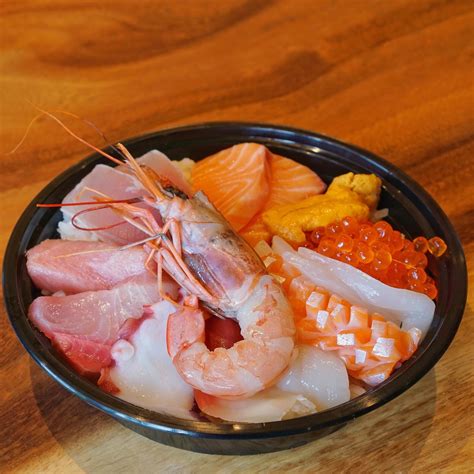 Chirashi Sushi | Food, K food, Eating raw