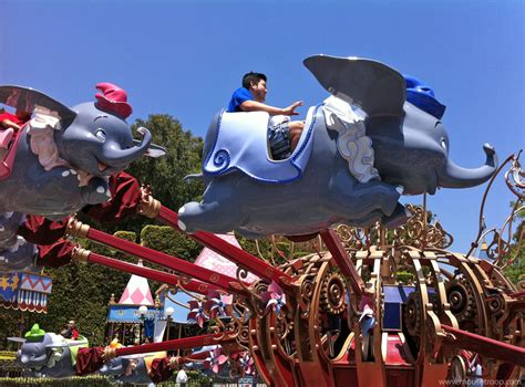 Mouse Troop: Classic Ride Review: Dumbo the Flying Elephant