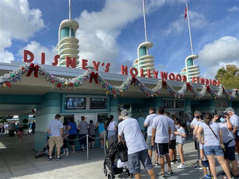 PHOTOS: Hollywood Studios Christmas Decorations Are Up!