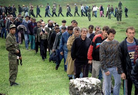 Bosnian Genocide: Story and Haunting Photos of the Ethnic Cleansing of ...