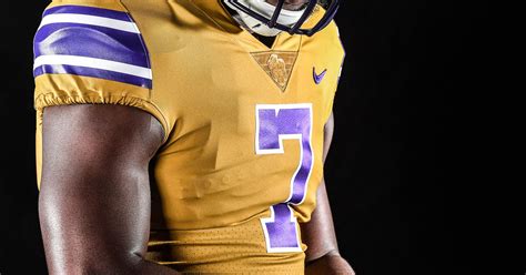 LSU to wear alternate uniforms