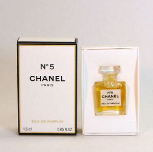 Chanel No 5 Eau de parfum 1,5 ml. 0.05 fl.oz. mini micro perfume new in ...