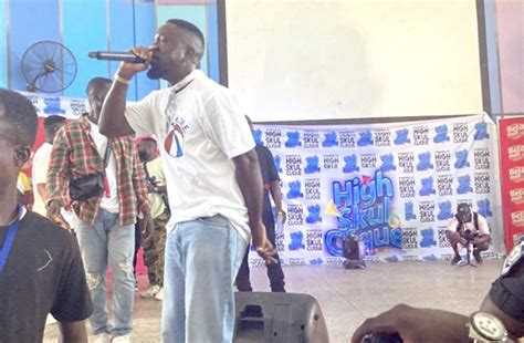 Sarkodie Thrills Students - DailyGuide Network