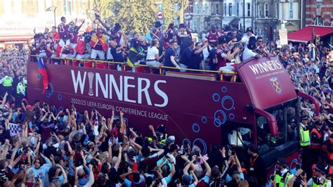 Follow West Ham's Europa Conference League trophy parade - Live - BBC Sport