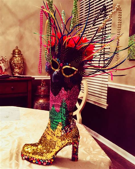 Table decor for Mardigras by Gloriasproductions Mardi Gras, Party Ideas, Table Decorations ...