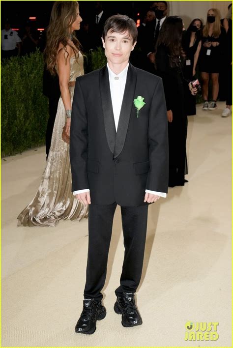 Elliot Page Poses for Photos at Met Gala 2021!: Photo 4622863 ...