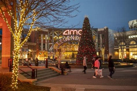 Legends Outlets Kansas City | Shopping mall in Kansas