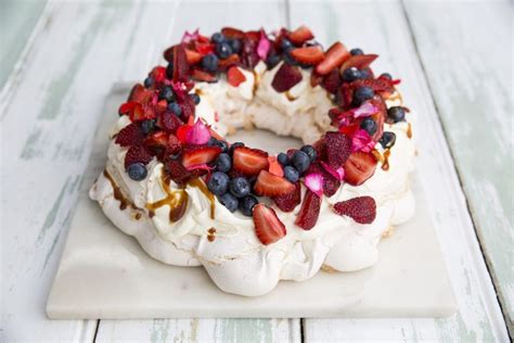 The Ultimate Pavlova Recipe | Pavlova recipe, Christmas food desserts, Australian christmas food