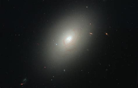 File:Elliptical Galaxy NGC 4150.jpg