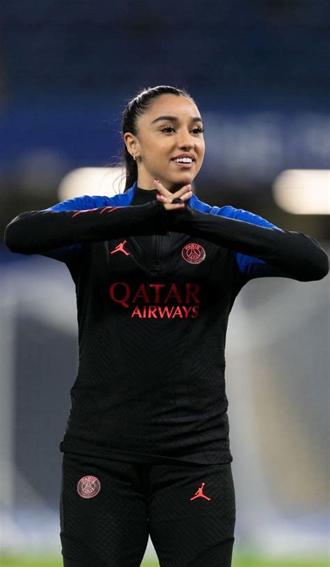 Sakina Karchaoui | Soccer outfits, Football girls, Soccer girl