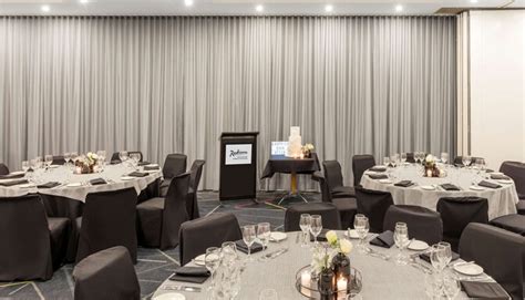 Celebrate your wedding in Melbourne | Radisson Hotels