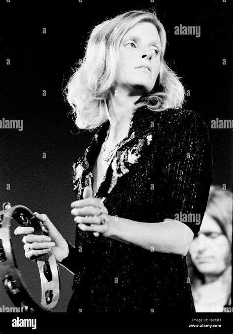 Linda mccartney wings hi-res stock photography and images - Alamy